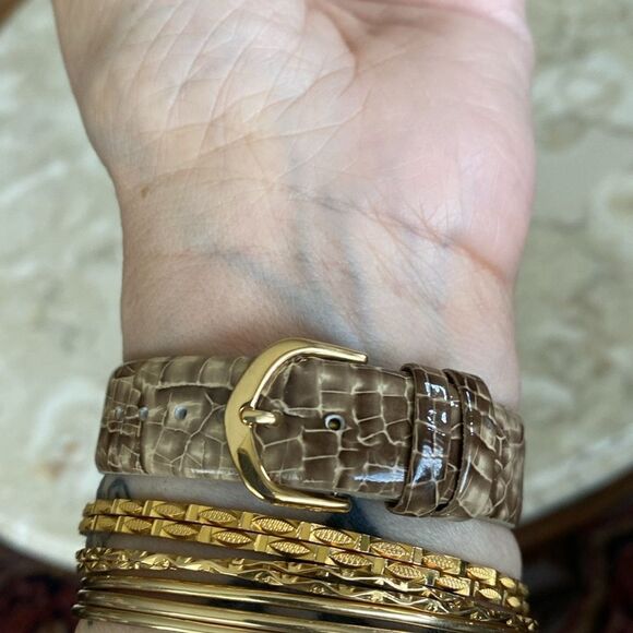 NEW! Crystal Embellished Purple & Gold Tone Stainless Steel Quartz Wristwatch - Picture 3 of 12